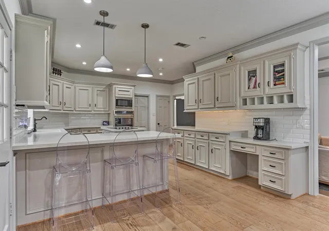 Photo 4 of Single family home for sale at 42 Golden Shadow Cir, Spring, TX 77381 | MLS# 17168000 | Listing updated on 2026-09-14