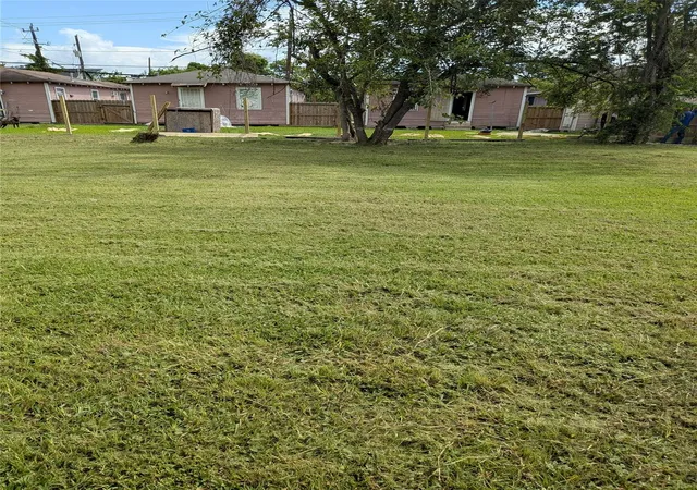 Photo 3 of Land for sale at 227 E 38th Street, Houston, TX 77018 | MLS# 76679110 | Listing updated on 2026-09-09