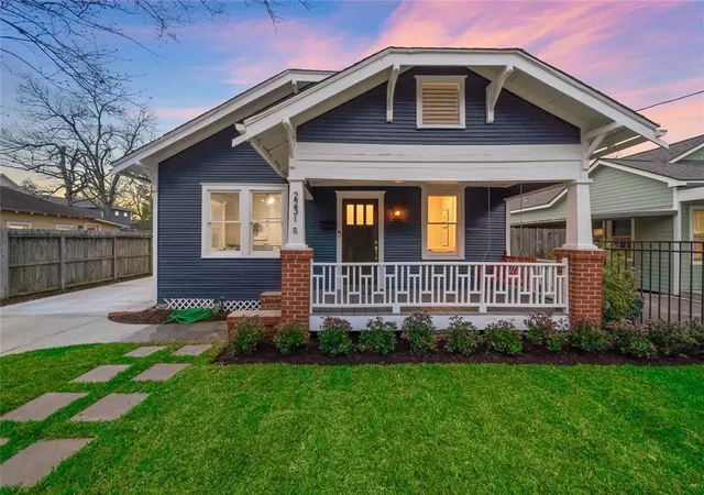 Photo 1 of Single family home for sale at 2231 Singleton St, Houston, TX 77008 | MLS# 19857765 | Listing updated on 2026-09-17