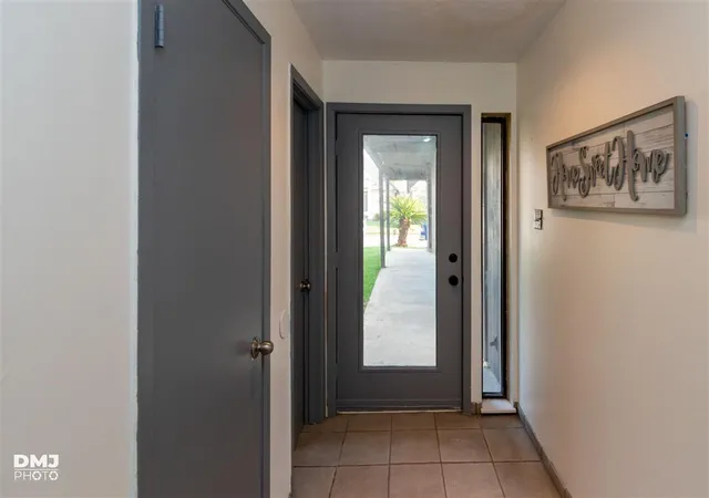 Photo 3 of Single family home for sale at 6770 Lexington Dr, Beaumont, TX 77706 | MLS# 64363473 | Listing updated on 2026-09-20