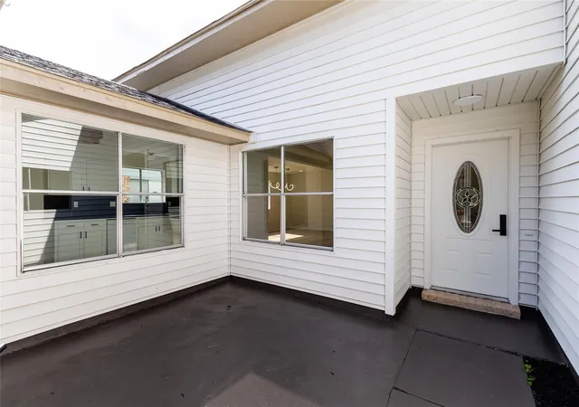 Photo 3 of Single family home for sale at 16003 Cerca Blanca Dr, Houston, TX 77083 | MLS# 29728088 | Listing updated on 2026-09-12