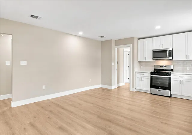 Photo 4 of Single family home for sale at 2803 S Houston Dr, La Marque, TX 77568 | MLS# 65560954 | Listing updated on 2026-09-11
