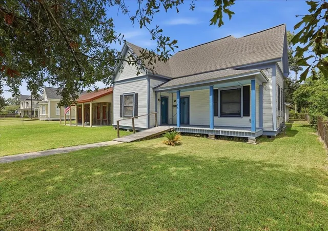 Photo 3 of Single family home for sale at 1206 Pine Ave, Orange, TX 77630 | MLS# 97874848 | Listing updated on 2026-10-08