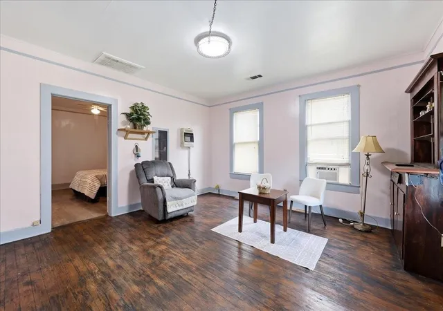 Photo 3 of Single family home for sale at 1206 Pine Ave, Orange, TX 77630 | MLS# 97874848 | Listing updated on 2026-10-08