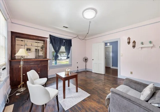 Photo 4 of Single family home for sale at 1206 Pine Ave, Orange, TX 77630 | MLS# 97874848 | Listing updated on 2026-10-08