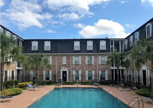 Photo 2 of Condo for sale at 357 N Post Oak Ln #304, Houston, TX 77024 | MLS# 73588416 | Listing updated on 2026-09-04