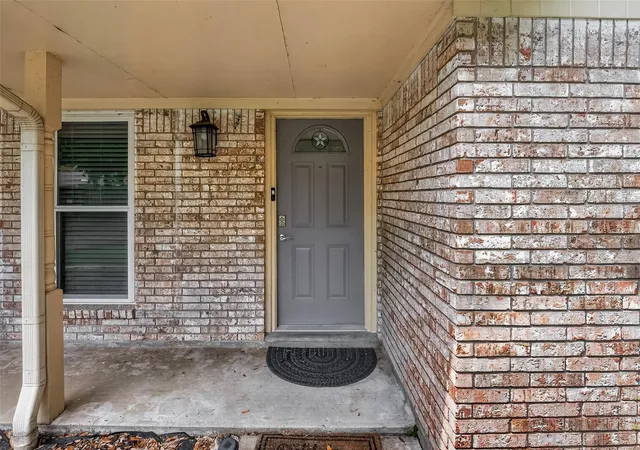 Photo 4 of Single family home for sale at 114 E Wildwinn Dr, Alvin, TX 77511 | MLS# 7837479 | Listing updated on 2026-10-06
