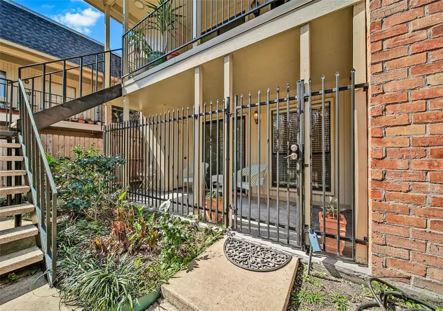 Photo 2 of Condo for sale at 1601 S Shepherd Dr #170, Houston, TX 77019 | MLS# 69831202 | Listing updated on 2026-09-09