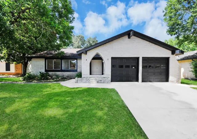 Photo 1 of Single family home for sale at 16427 Hickory Knoll Dr, Houston, TX 77059 | MLS# 15830676 | Listing updated on 2026-09-21