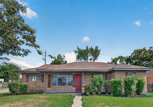 Multi family home for sale at 103 E Janisch Rd, Houston, TX 77022 | MLS# 19615416