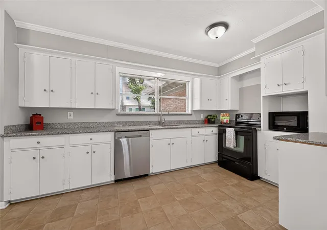 Photo 1 of Multi family home for sale at 103 E Janisch Rd, Houston, TX 77022 | MLS# 19615416 | Listing updated on 2026-09-05