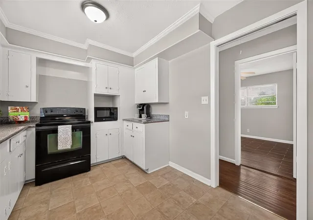 Photo 3 of Multi family home for sale at 103 E Janisch Rd, Houston, TX 77022 | MLS# 19615416 | Listing updated on 2026-09-05
