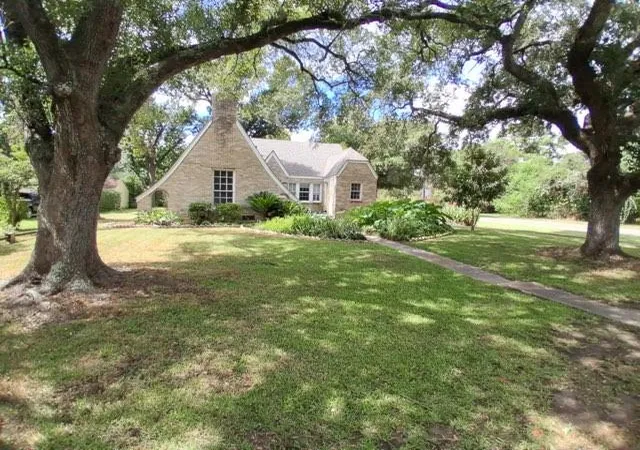 Photo 1 of Single family home for sale at 1304 Rhodora St, La Marque, TX 77568 | MLS# 72038767 | Listing updated on 2026-10-09
