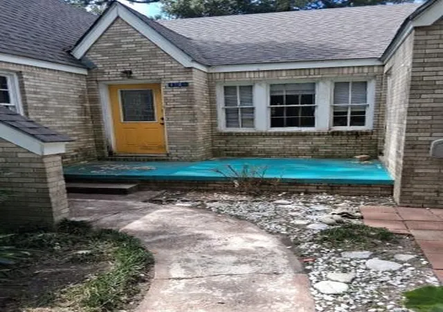 Photo 3 of Single family home for sale at 1304 Rhodora St, La Marque, TX 77568 | MLS# 72038767 | Listing updated on 2026-10-09