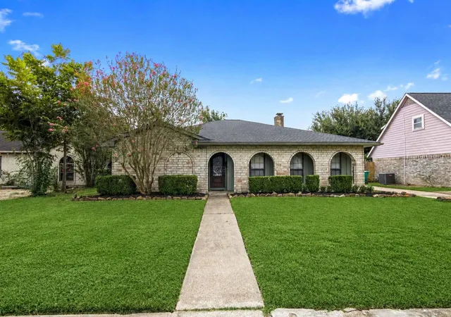 Photo 1 of Single family home for sale at 10126 Sageaspen Ln, Houston, TX 77089 | MLS# 91927167 | Listing updated on 2026-09-05