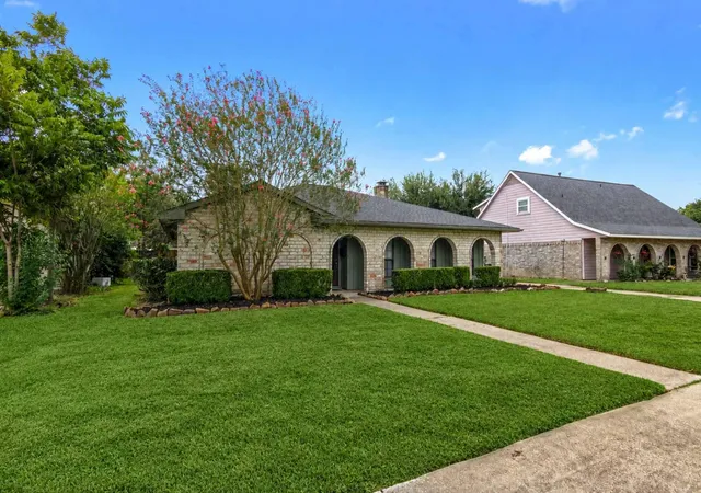 Photo 2 of Single family home for sale at 10126 Sageaspen Ln, Houston, TX 77089 | MLS# 91927167 | Listing updated on 2026-09-05