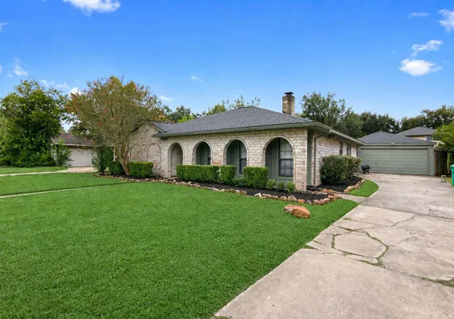 Photo 3 of Single family home for sale at 10126 Sageaspen Ln, Houston, TX 77089 | MLS# 91927167 | Listing updated on 2026-09-05