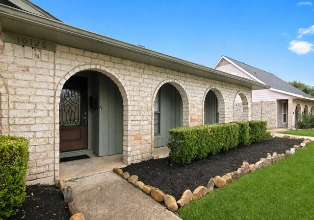 Photo 3 of Single family home for sale at 10126 Sageaspen Ln, Houston, TX 77089 | MLS# 91927167 | Listing updated on 2026-09-05