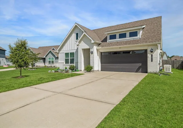 Photo 2 of Single family home for sale at 13911 Red River Dr, Baytown, TX 77523 | MLS# 41488871 | Listing updated on 2026-09-05