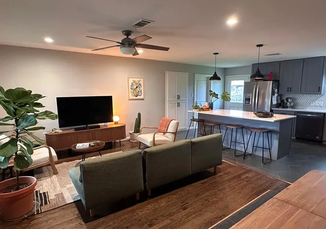 Photo 2 of Single family home for sale at 4622 Nina Lee Ln, Houston, TX 77092 | MLS# 45630806 | Listing updated on 2026-10-08