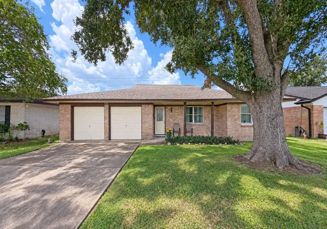 Photo 1 of Sale Pending at 1105 Brenda Dr, Deer Park, TX 77536 | MLS# 52295195 | Listing updated on 2026-09-28