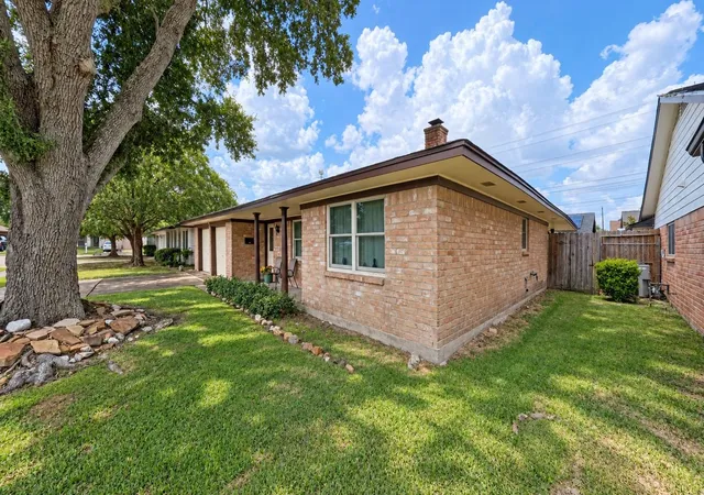 Photo 2 of Sale Pending at 1105 Brenda Dr, Deer Park, TX 77536 | MLS# 52295195 | Listing updated on 2026-09-28