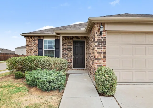 Photo 1 of Single family home for sale at 1301 Waggoner Dr, Cross Roads, TX 76227 | MLS# 42310367 | Listing updated on 2026-10-08