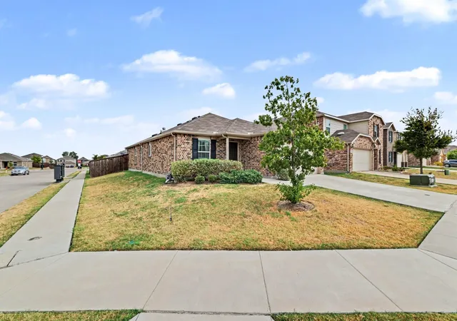 Photo 3 of Single family home for sale at 1301 Waggoner Dr, Cross Roads, TX 76227 | MLS# 42310367 | Listing updated on 2026-10-09
