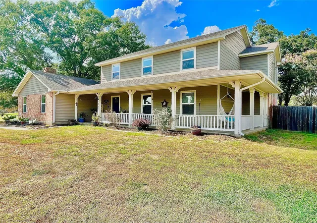 Photo 1 of Single family home for sale at 3000 Shadow Lawn, Brenham, TX 77833 | MLS# 31632627 | Listing updated on 2026-09-02
