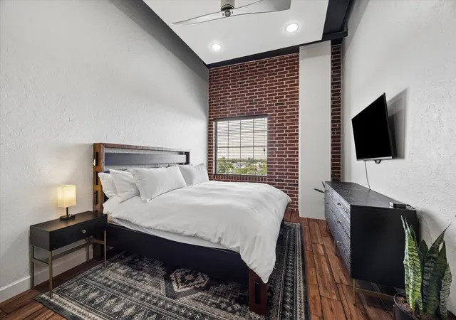 Photo 3 of Condo for sale at 1111 Studewood St #609, Houston, TX 77008 | MLS# 89988255 | Listing updated on 2026-09-01