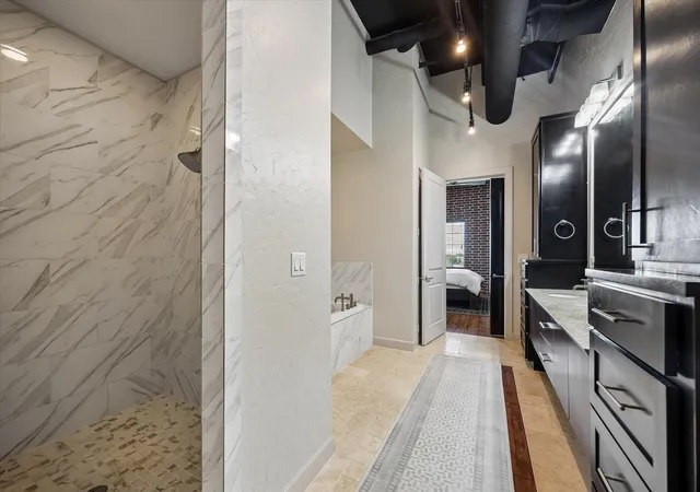 Photo 4 of Condo for sale at 1111 Studewood St #609, Houston, TX 77008 | MLS# 89988255 | Listing updated on 2026-09-01