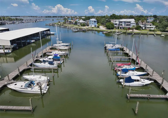 Photo 18 of Condo for sale at 1140 Fm 2094 #104A, Kemah, TX 77565 | MLS# 5815726 | Listing updated on 2026-10-06