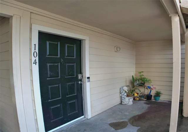 Photo 2 of Condo for sale at 1140 Fm 2094 #104A, Kemah, TX 77565 | MLS# 5815726 | Listing updated on 2026-10-06