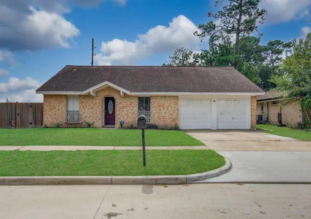 Photo 2 of Single family home for sale at 16127 Forest Way Dr, Houston, TX 77090 | MLS# 43925948 | Listing updated on 2026-09-12
