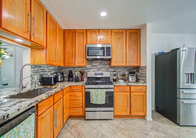 Photo 4 of Single family home for sale at 16127 Forest Way Dr, Houston, TX 77090 | MLS# 43925948 | Listing updated on 2026-09-12
