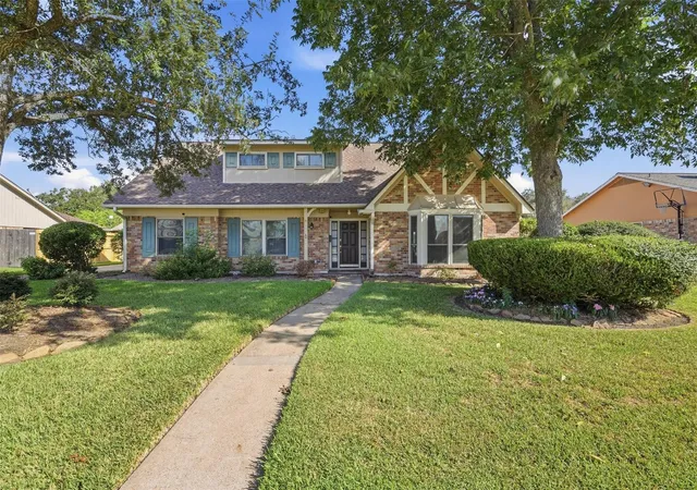 Photo 2 of Single family home for sale at 3903 Ecuador Dr, Pasadena, TX 77504 | MLS# 32761318 | Listing updated on 2026-10-06