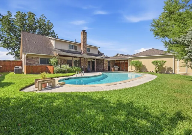 Photo 3 of Single family home for sale at 3903 Ecuador Dr, Pasadena, TX 77504 | MLS# 32761318 | Listing updated on 2026-10-06