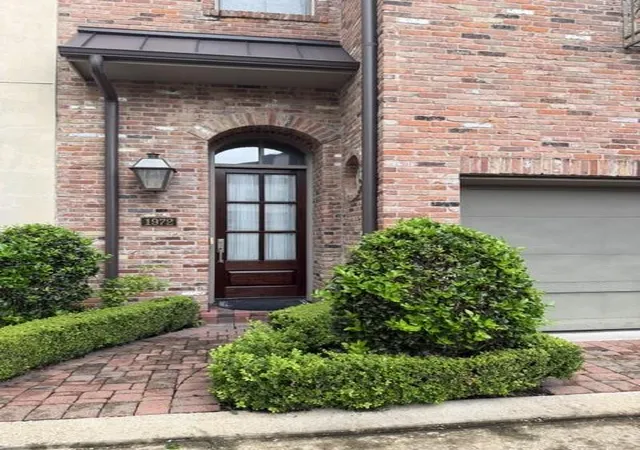 Photo 2 of Single family home for sale at 1972 Woodbury St, Houston, TX 77030 | MLS# 72611225 | Listing updated on 2026-09-12