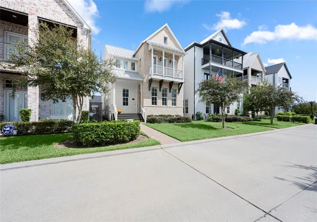 Photo 1 of Sale Pending at 2424 Lake Kolbe Ln, Houston, TX 77080 | MLS# 7449035 | Listing updated on 2026-10-02