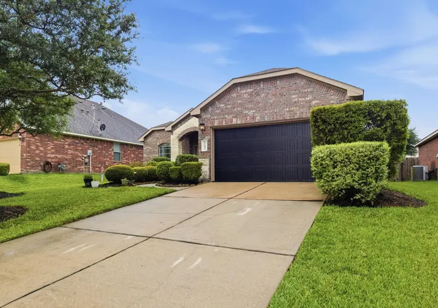 Photo 3 of Single family home for sale at 22054 Mission Cyn Ln, Porter, TX 77365 | MLS# 63412991 | Listing updated on 2026-09-18