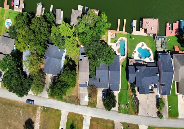 Photo 2 of Single family home for sale at 854 Lake View Dr, Montgomery, TX 77356 | MLS# 53921535 | Listing updated on 2026-09-04