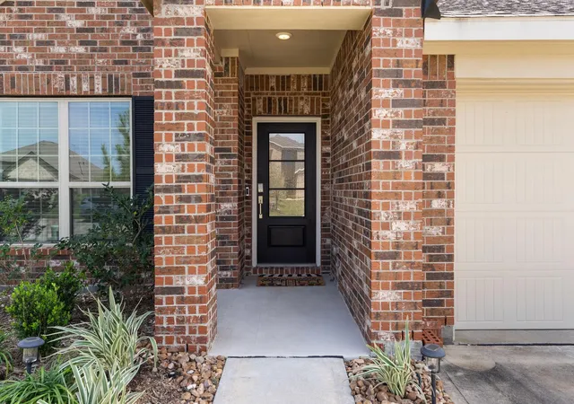 Photo 3 of Single family home for sale at 2850 Paradise Ridge Way, Conroe, TX 77301 | MLS# 78629664 | Listing updated on 2026-09-05