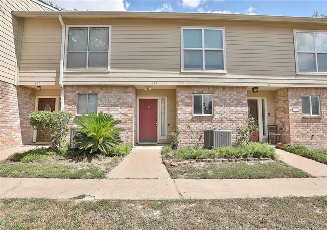 Condo for sale at 5005 Georgi Ln #144, Houston, TX 77092 | MLS# 95377948
