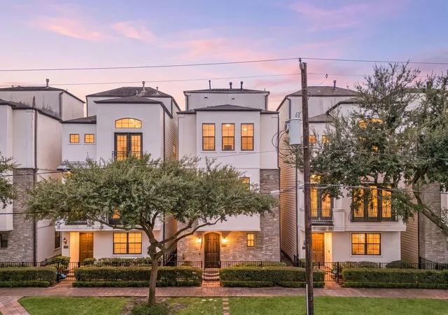 Photo 1 of Single family home for sale at 1725 Edwards St, Houston, TX 77007 | MLS# 8036913 | Listing updated on 2026-09-12