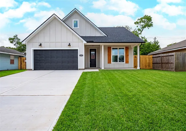 Photo 1 of Single family home for sale at 3018 Rust Ave, Texas City, TX 77590 | MLS# 4928169 | Listing updated on 2026-09-03