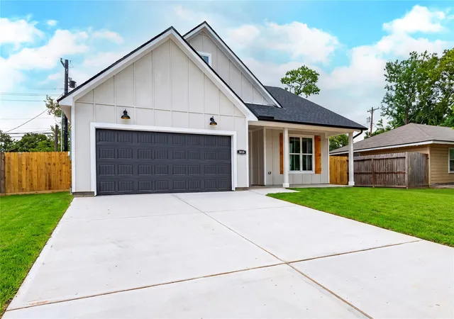 Photo 3 of Single family home for sale at 3018 Rust Ave, Texas City, TX 77590 | MLS# 4928169 | Listing updated on 2026-09-03