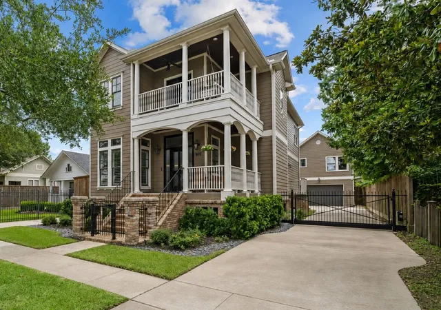 Photo 1 of Sale Pending at 1838 Arlington St, Houston, TX 77008 | MLS# 10604166 | Listing updated on 2026-09-15