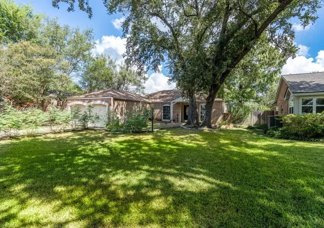 Photo 3 of Single family home for sale at 2015 Round Lake Dr, Houston, TX 77077 | MLS# 13684724 | Listing updated on 2026-09-15