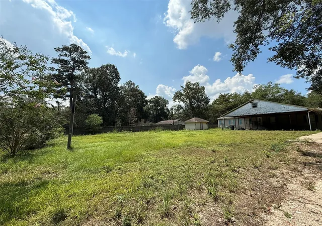 Photo 2 of Single family home for sale at 16550 Oakwood Dr, Splendora, TX 77372 | MLS# 97038378 | Listing updated on 2026-09-09