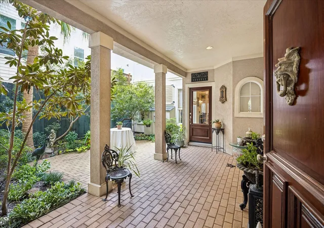 Photo 2 of Townhouse for sale at 2314 Huldy St #B, Houston, TX 77019 | MLS# 35442911 | Listing updated on 2026-09-09